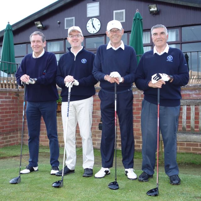 Macmillan Awesome Foursome raise over �4000
