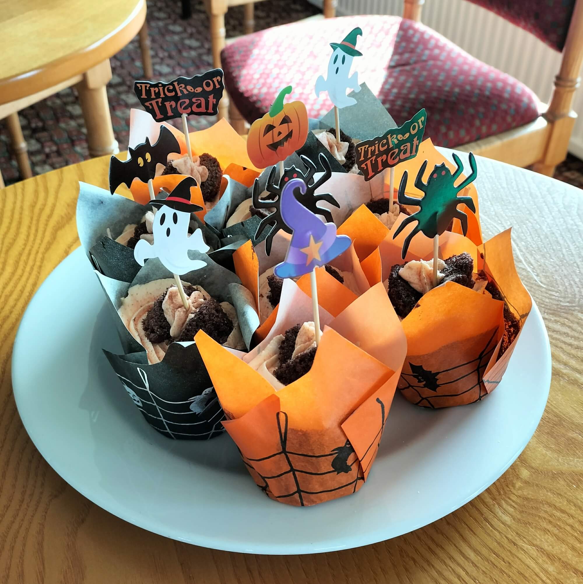 2_hallowean_cakes.jpg