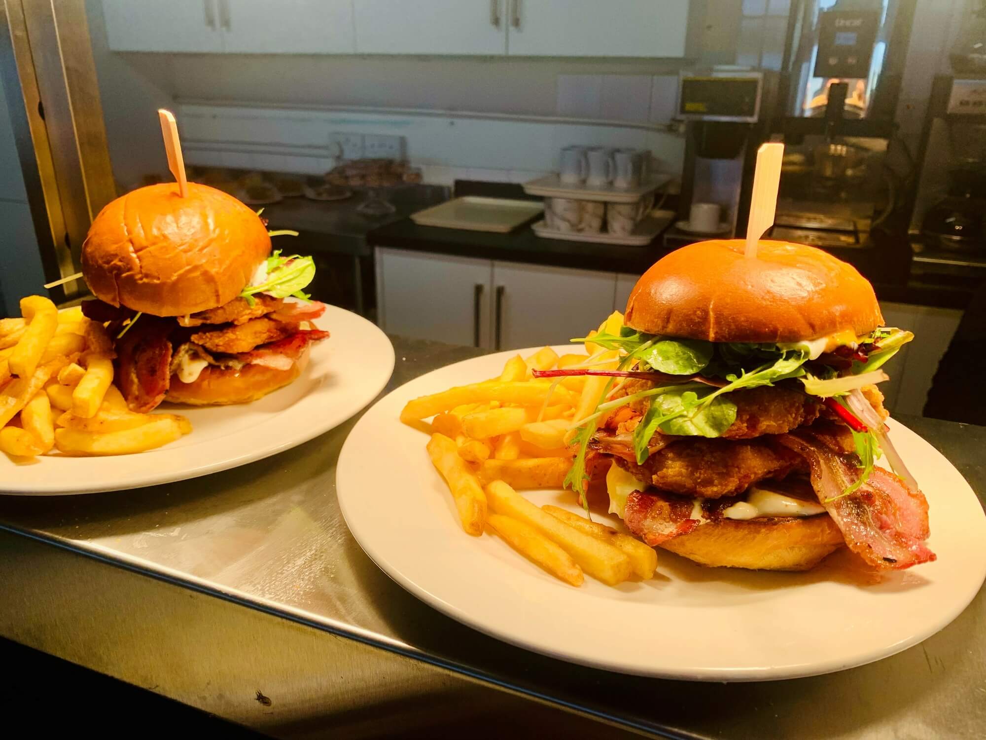 1_burger__chips.jpg