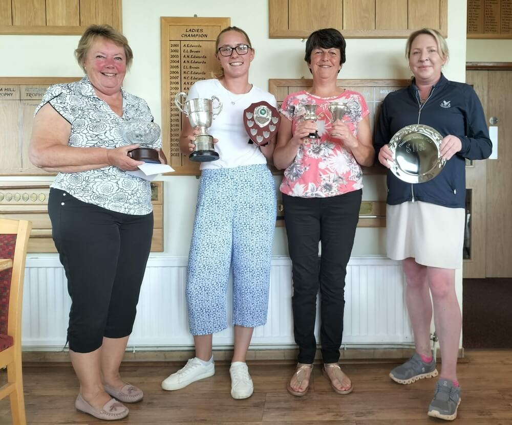 1_Ladies_Trophy_Winners_G_Newton_L_Bryant_M_Portnell_S_Pickup.jpg